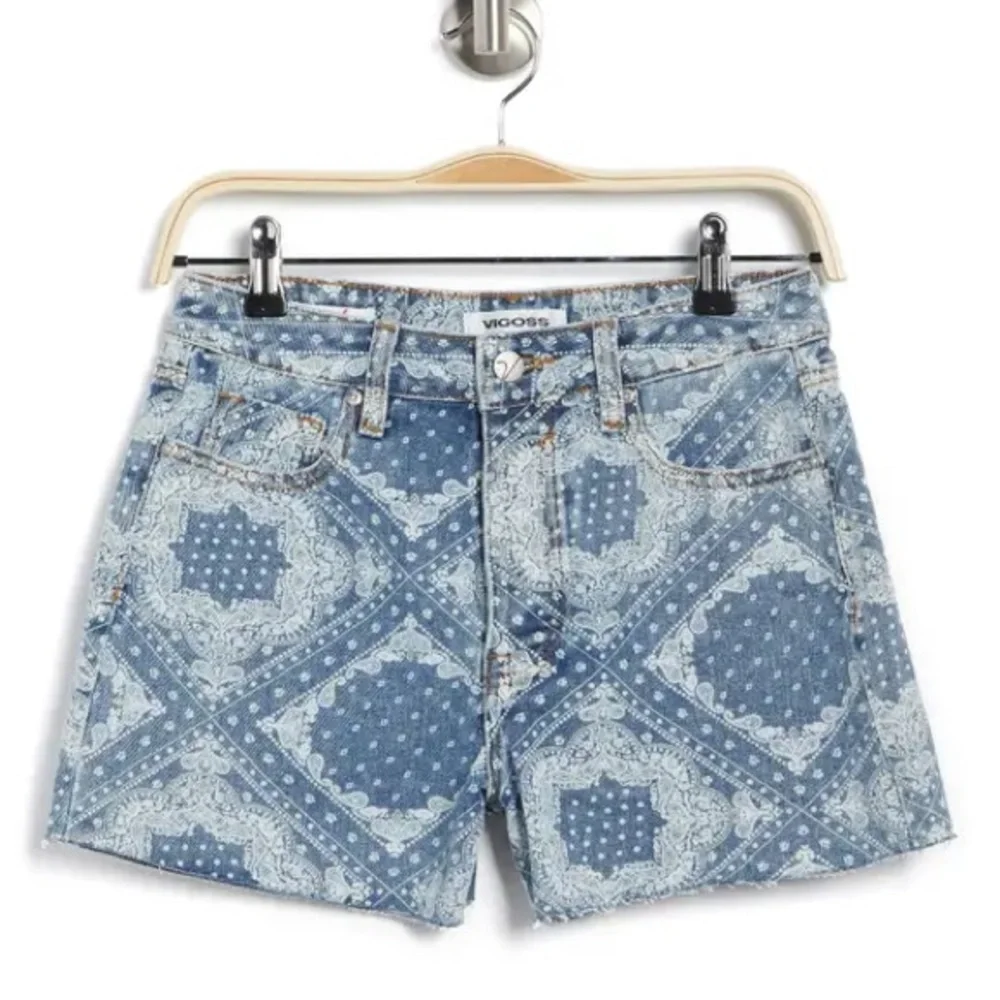 VIGOSS Bandana Print Raw Hem‎ nonstretch cotton Denim Shorts In Light Wash 27 - Picture 2 of 7